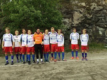 Unggutta sentrale i sterk borteseier til rekrutten